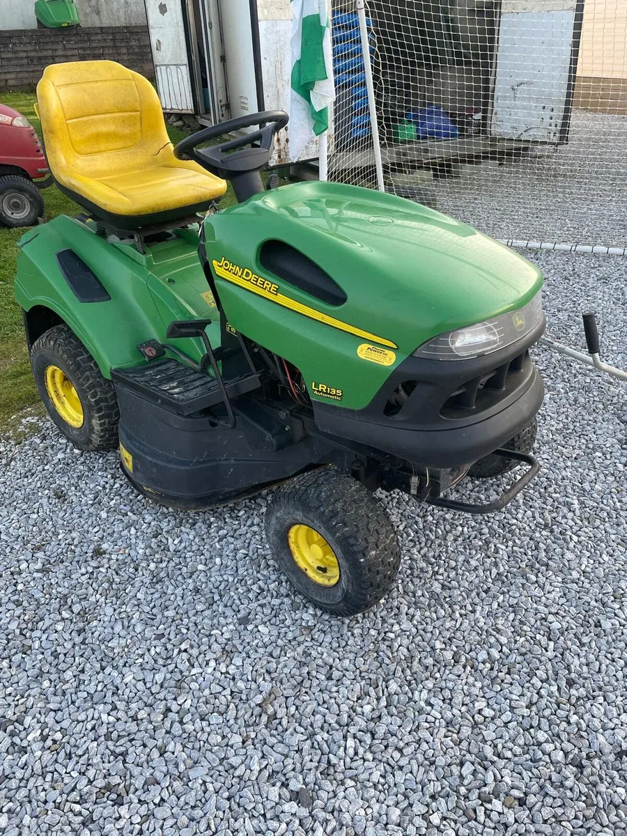 John Deere ride on lawnmower - Image 1