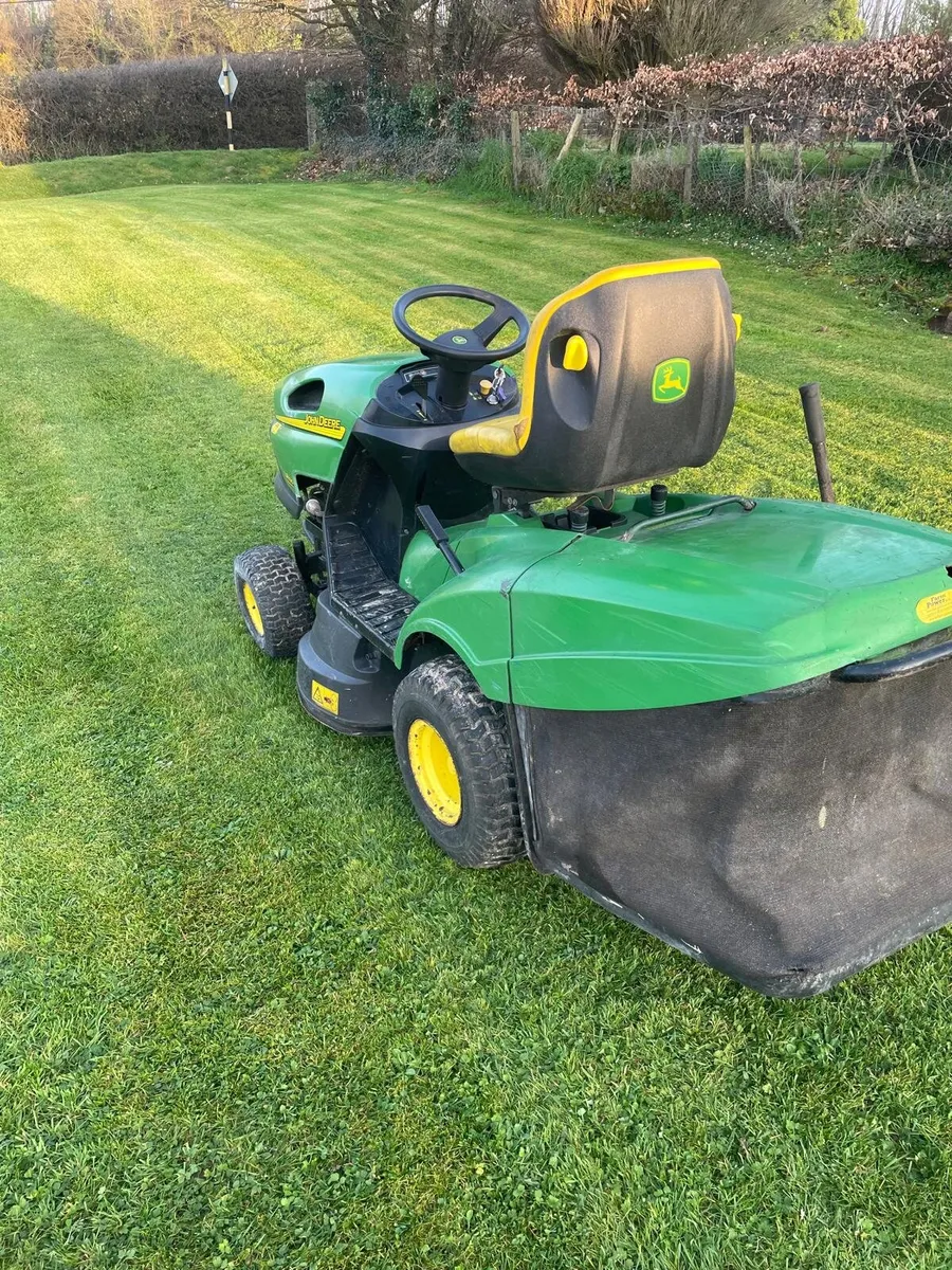 John Deere ride on lawnmower - Image 3