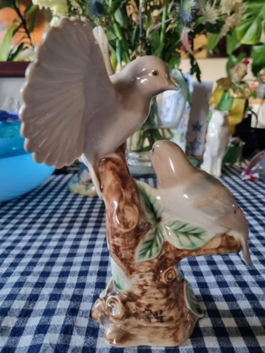 Vintage figurine of two birds - Image 2