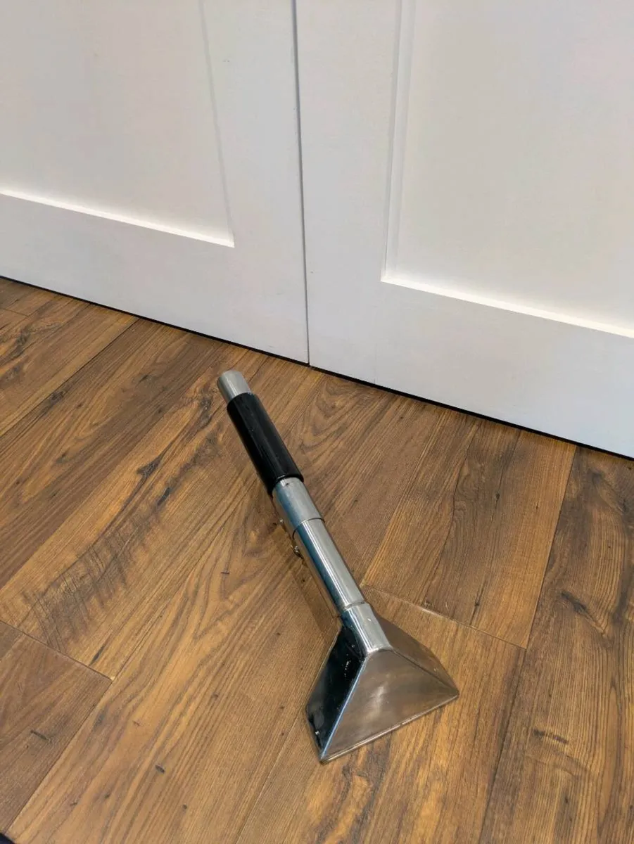 Carpet cleaning Machine & tools - Image 3