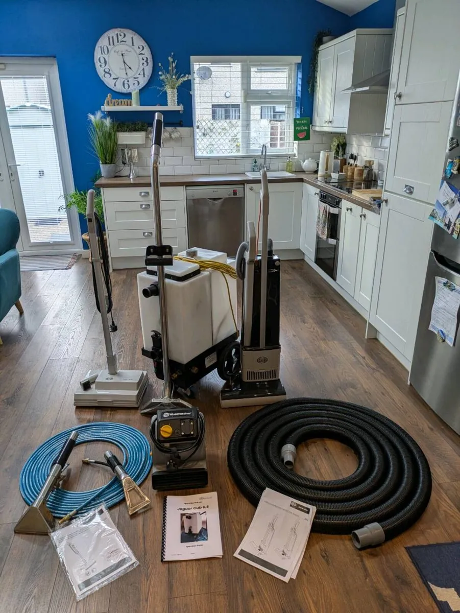 Carpet cleaning Machine - Image 1