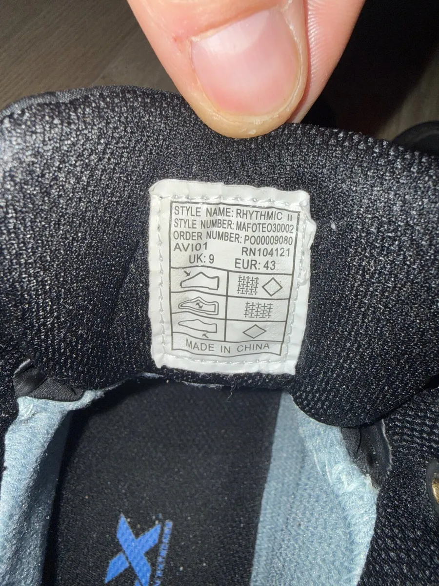 DLX Men’s hiking boots UK size 9 - Image 2