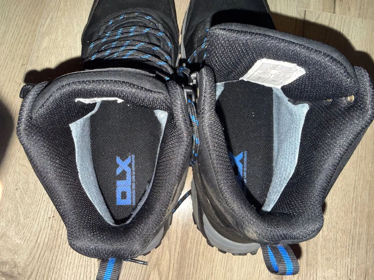 DLX Men’s hiking boots UK size 9 - Image 3