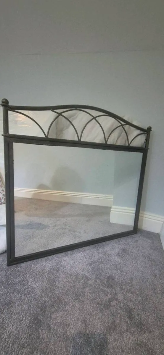 Hall table and matching mirror - Image 2