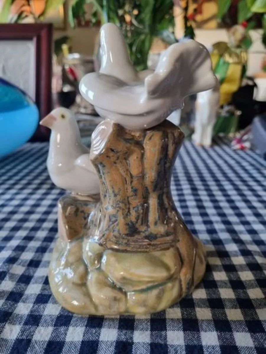 Tengra Spain porcelain - figurine of two doves - Image 2