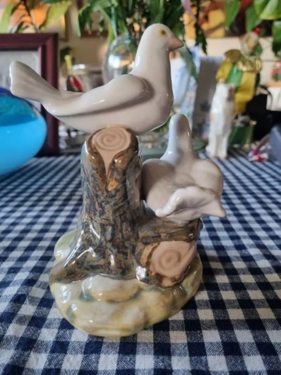 Tengra Spain porcelain - figurine of two doves - Image 4