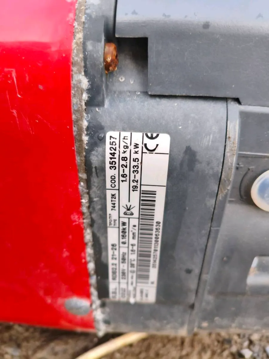 Oil tank and Oil burner. - Image 4