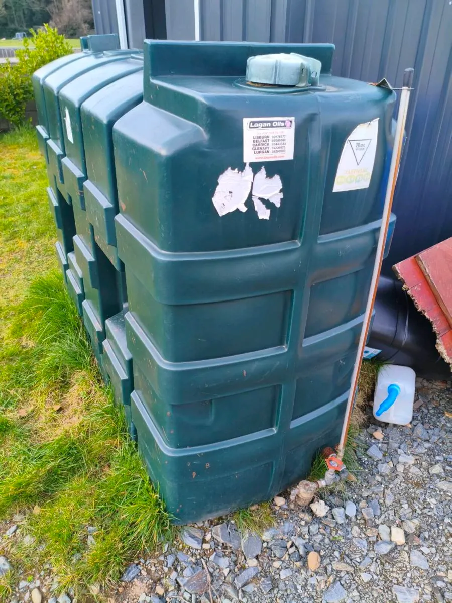 Oil tank and Oil burner. - Image 1