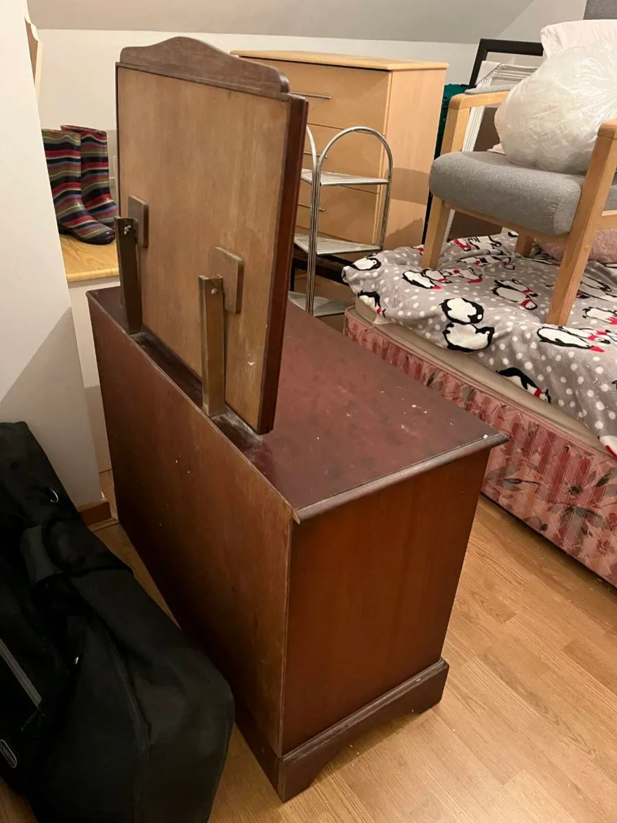 Chesr of Drawers - Image 2