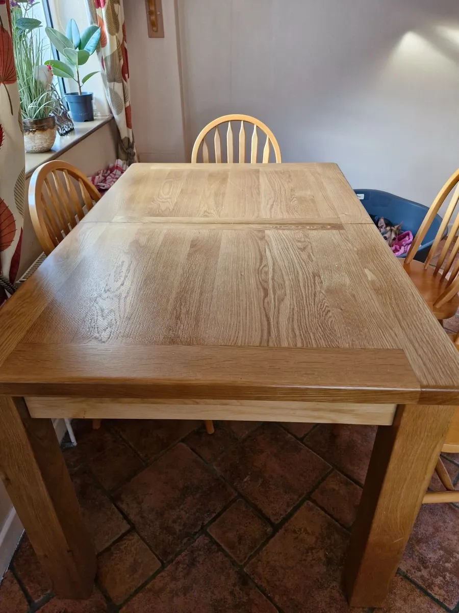Kitchen Table and Chairs - Image 2