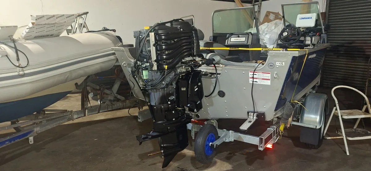 Outboard Service in Horsepower Workshop - Image 1