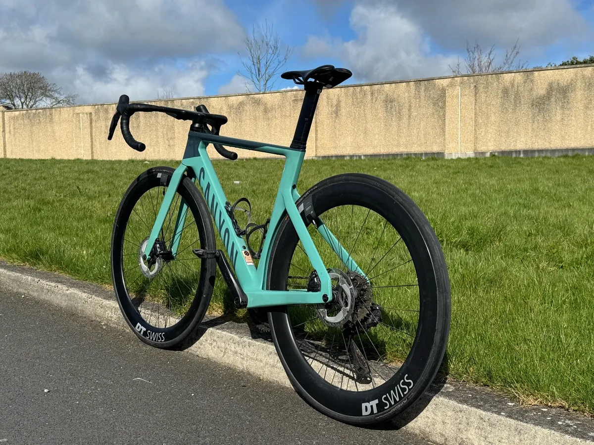 Canyon Aeroad CF SLX 8 Disc Di2 - Image 4