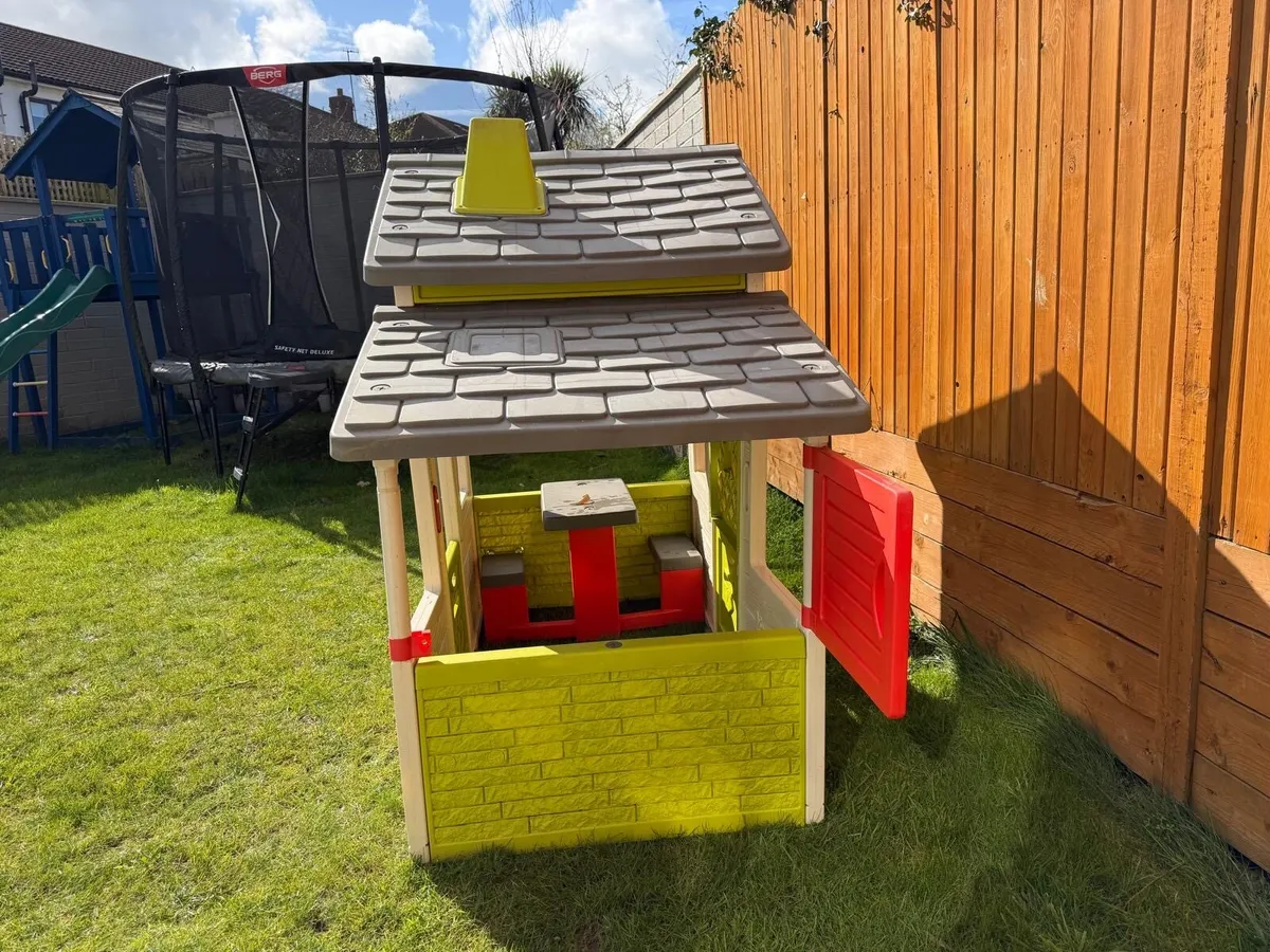 Large (tall) Smoby play house - Image 2