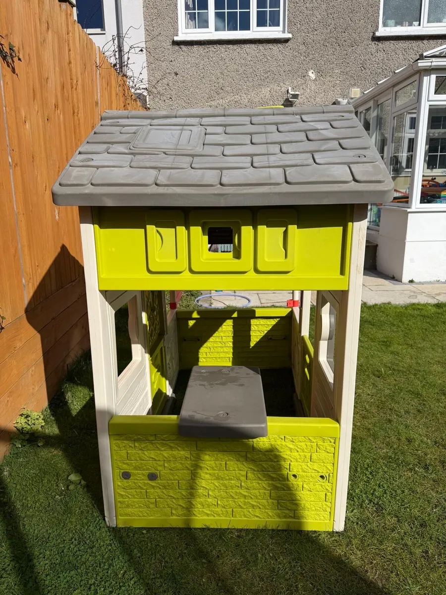 Large (tall) Smoby play house - Image 3