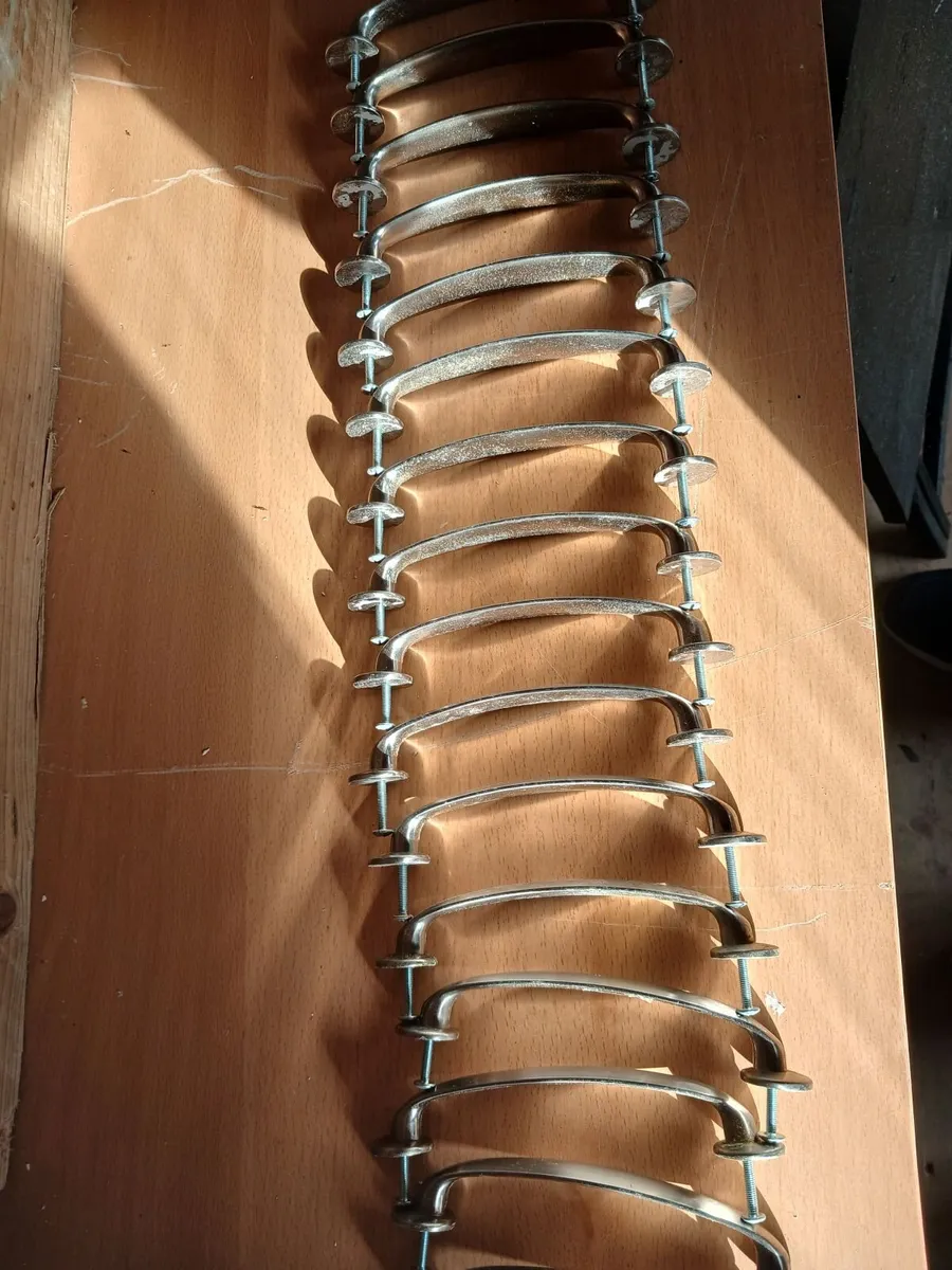 Kitchen cabinet handles - Image 3