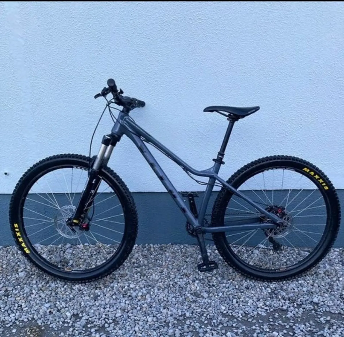 Vitus Nucleus 27 Hardtail Mountain Bike - Image 1