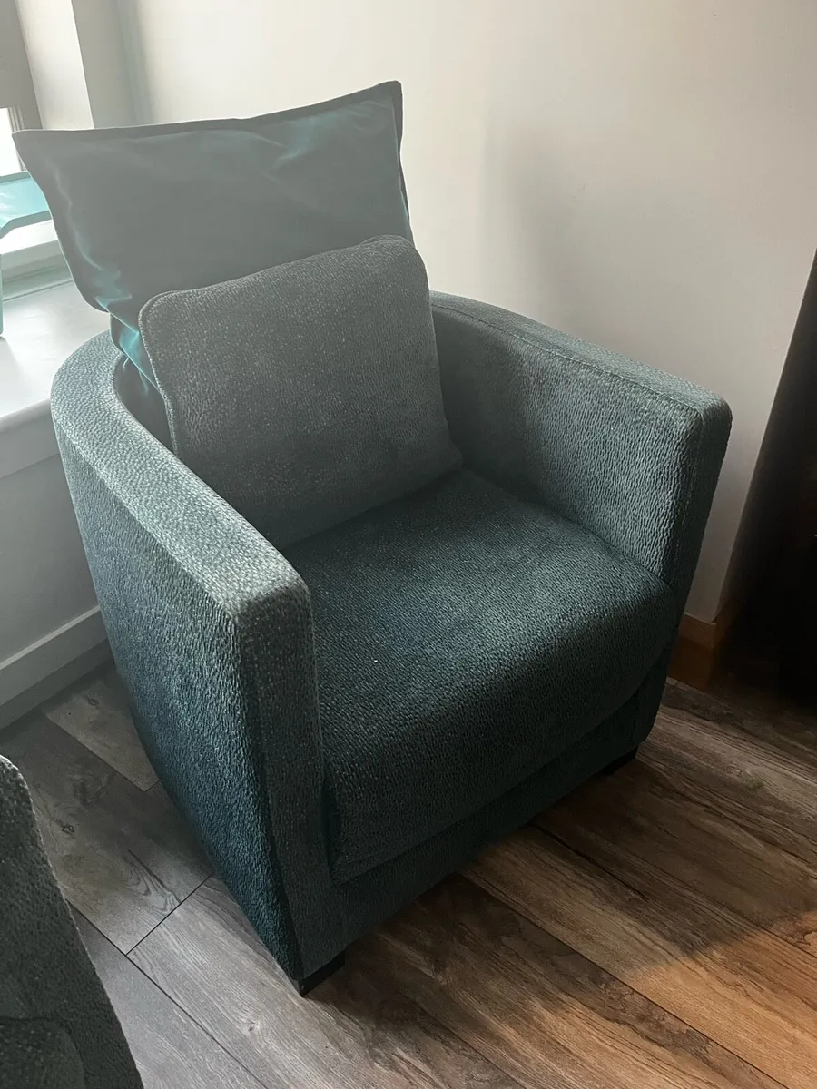 2 x Teal/Green tub chairs with cushions. - Image 3