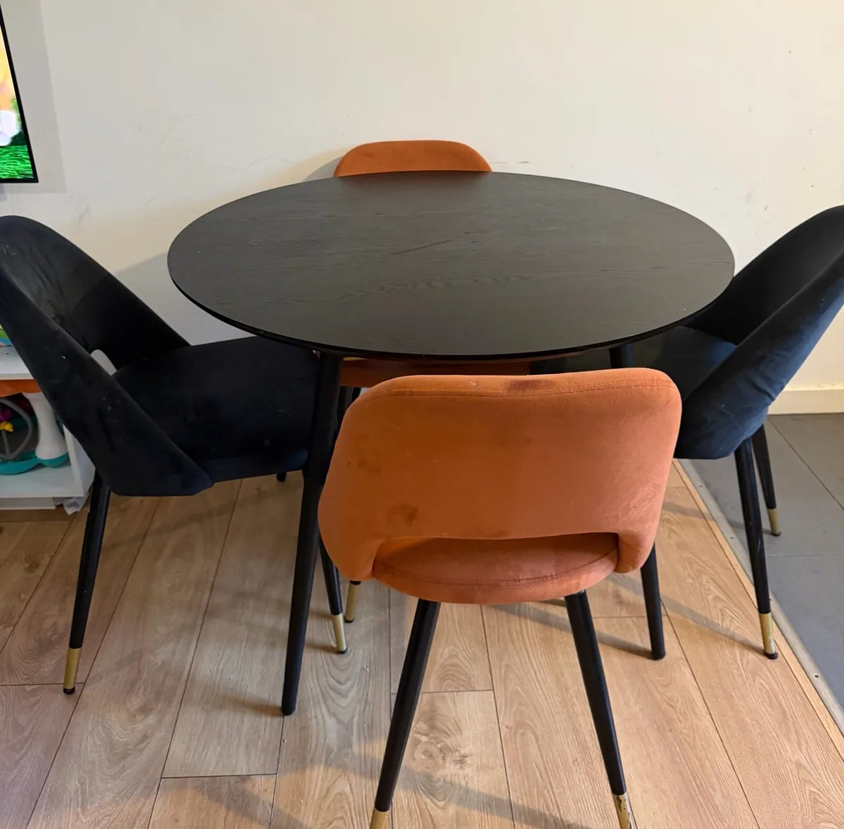 Modern Dining Table and Chairs set - Image 1