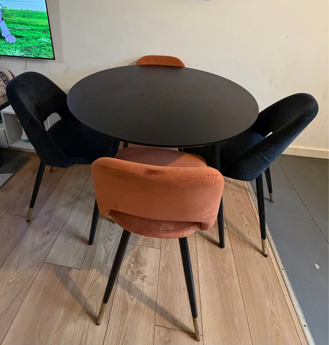 Modern Dining Table and Chairs set - Image 2