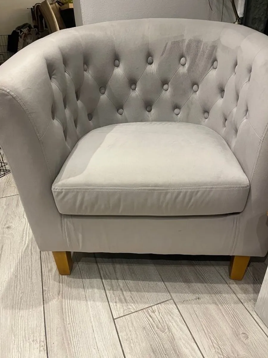 Tub chair. As new - Image 1