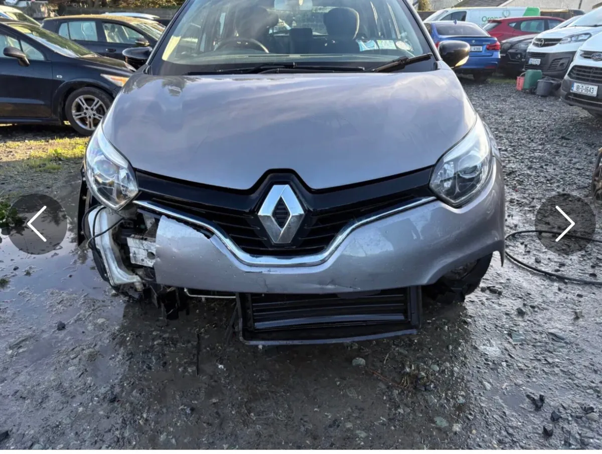 2017 Renault Capture 1.5 diesel very light damage - Image 2