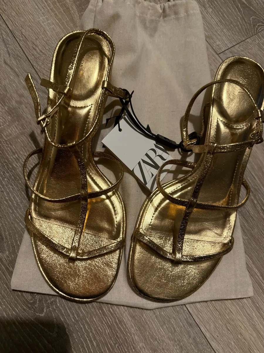 Zara Shors new size 5 each 20 Euro - Image 1