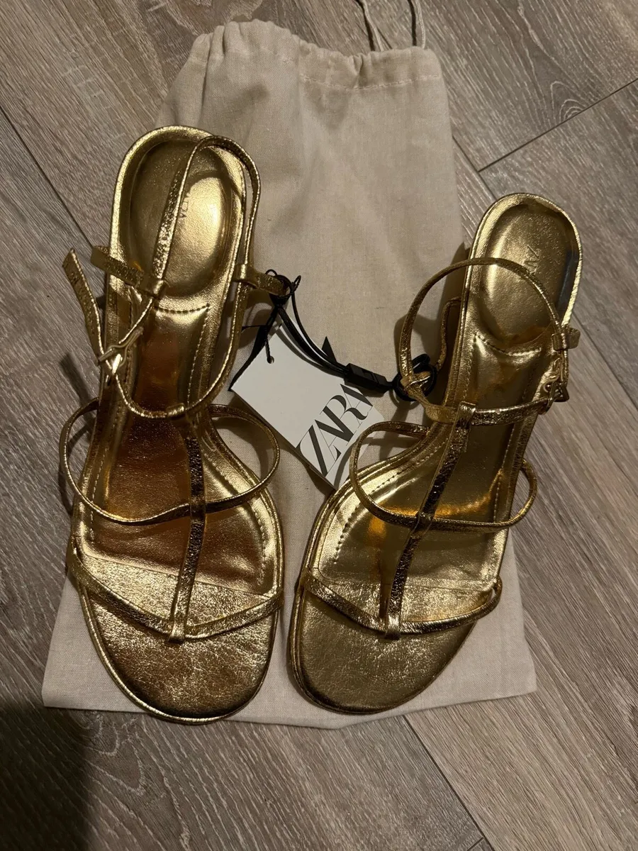 Zara Shors new size 5 each 20 Euro - Image 2