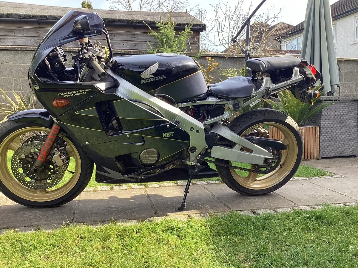 1990 Honda cbr400rr nc29 project bike - Image 3