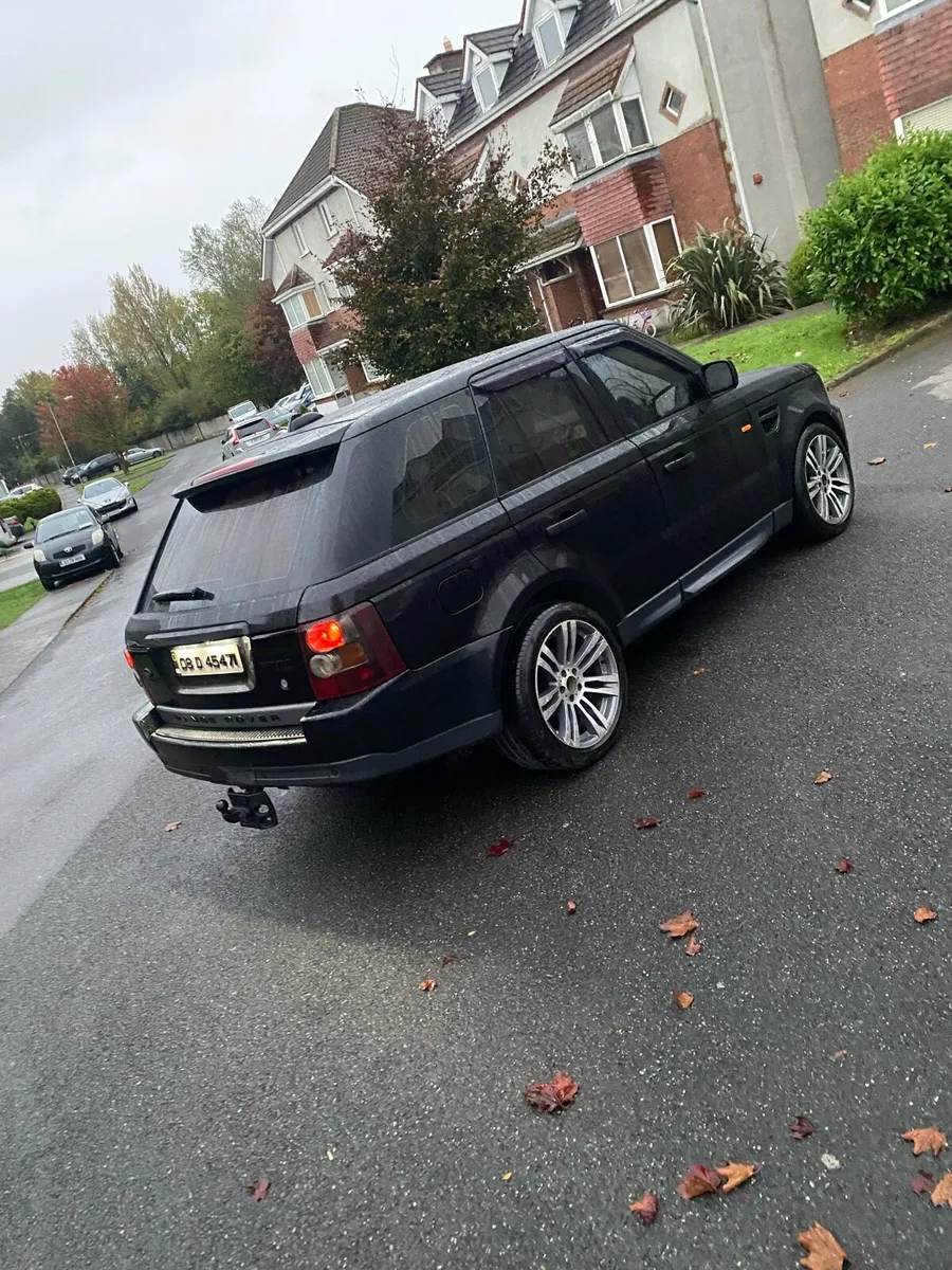 Range Rover sport hse parts available 6 jeeps - Image 1