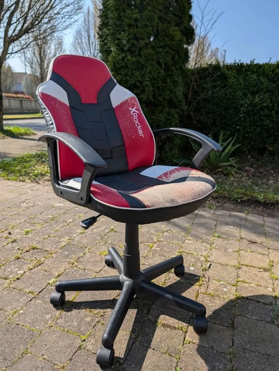 Desk and chair - Image 1
