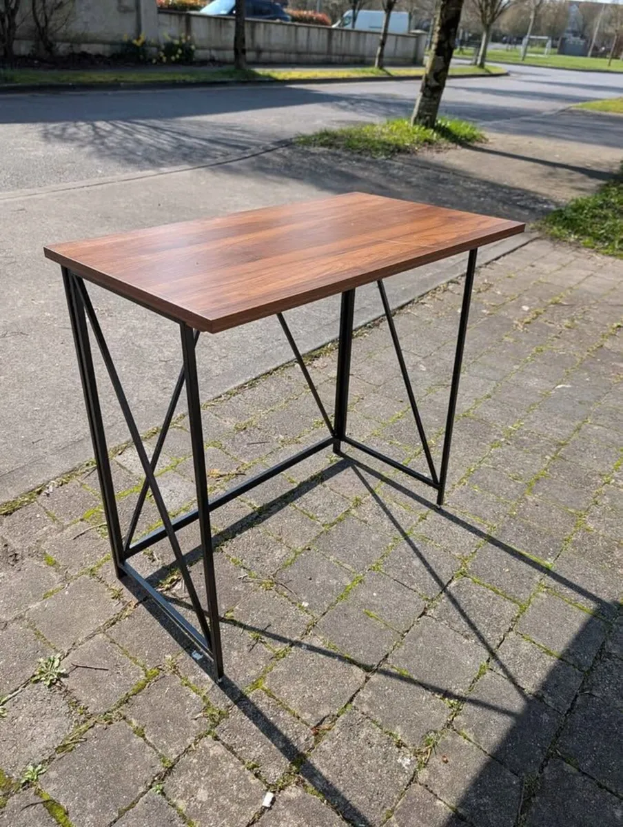 Desk and chair - Image 2