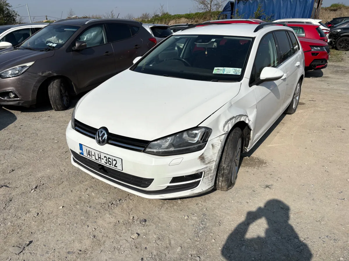 2014 Vw Golf 1.2 Automatic very light damage - Image 2