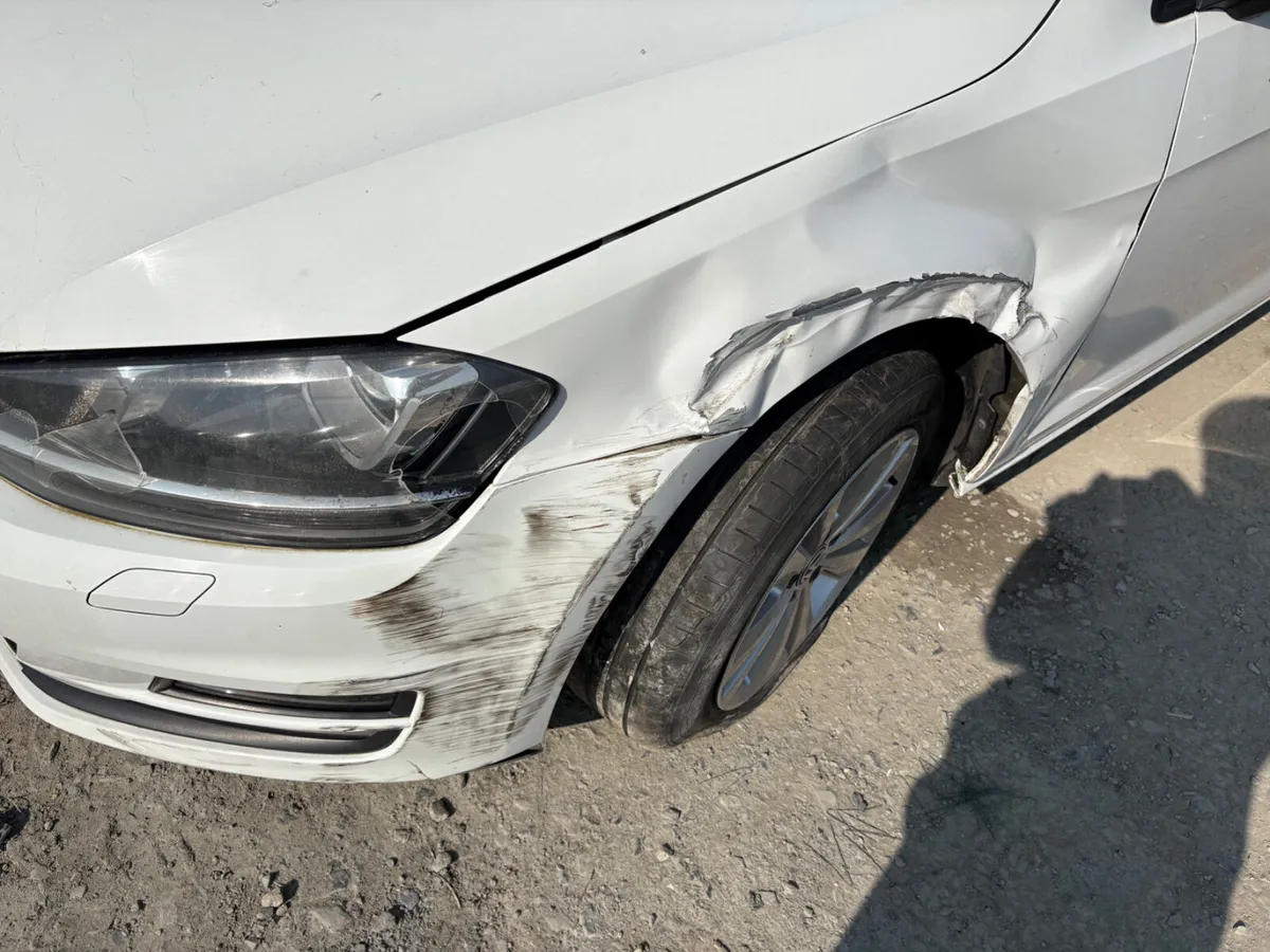 2014 Vw Golf 1.2 Automatic very light damage - Image 4