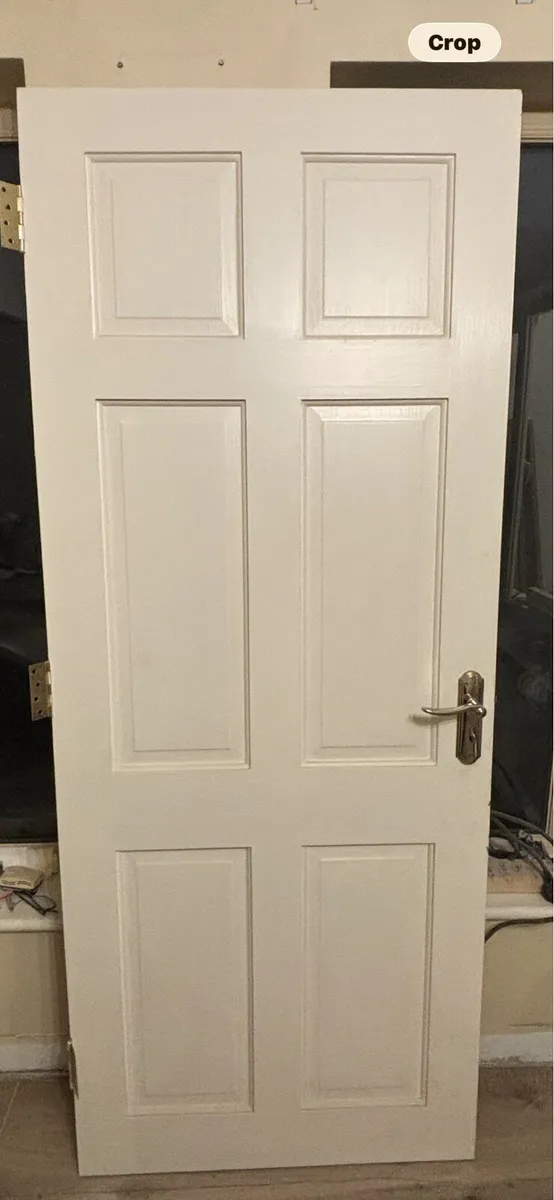 7 x white internal doors with handles