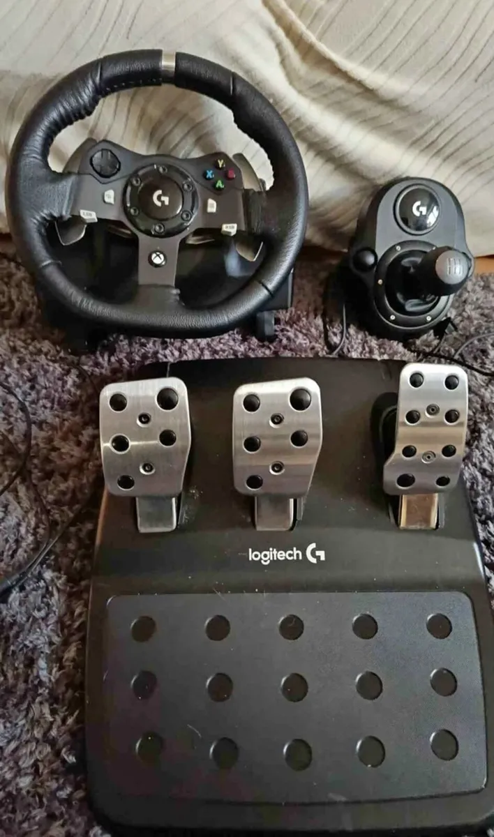 Logitech G920 wheel,pedals,shifter - Image 1