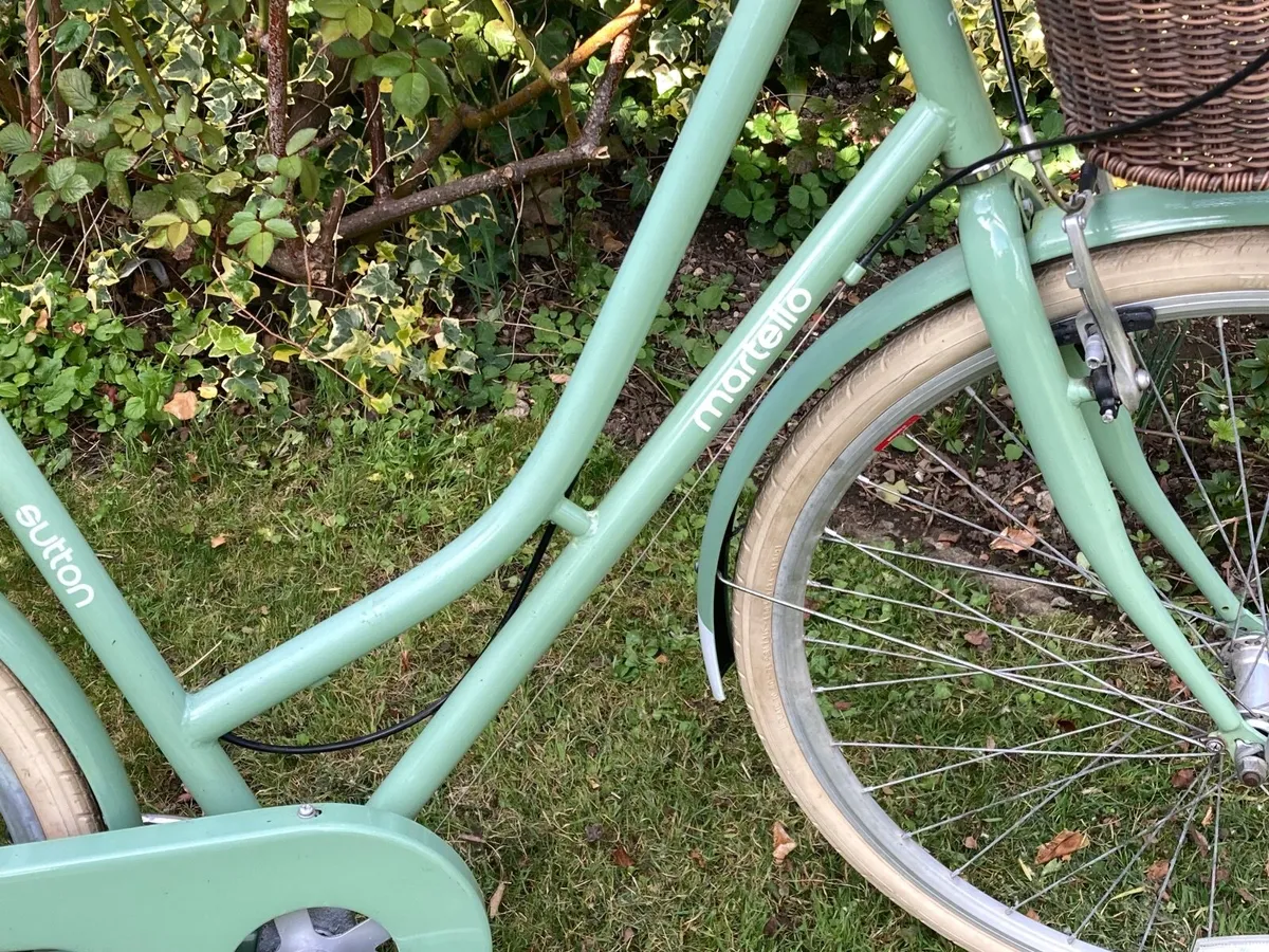 Modern Vintage Ladies Bike - Image 2