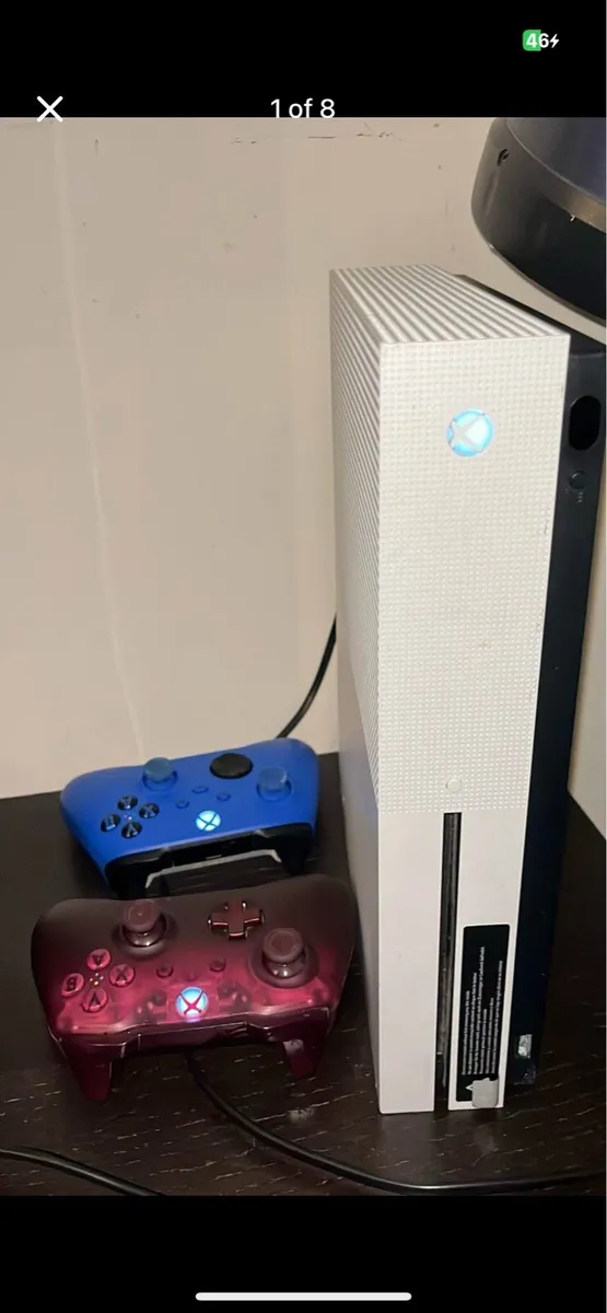 Xbox one S Bundle with controllers - Image 1