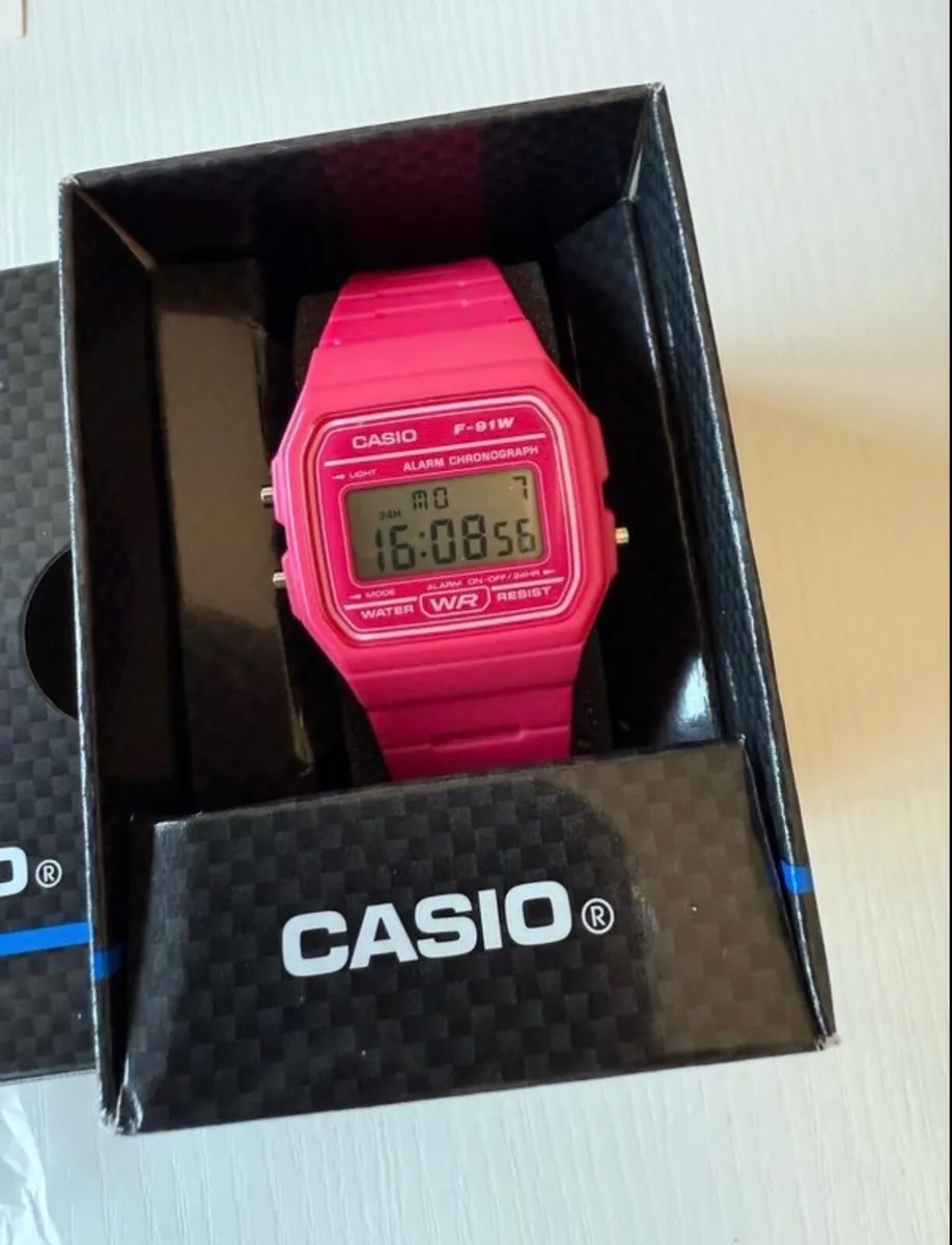 Brand new Casio classic unisex watch - pink - Image 3