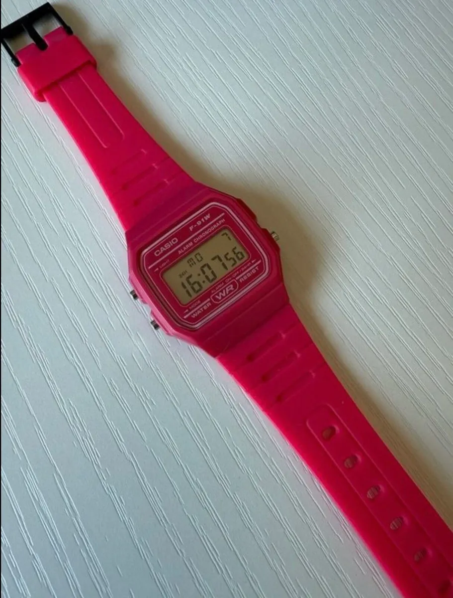 Brand new Casio classic unisex watch - pink - Image 4