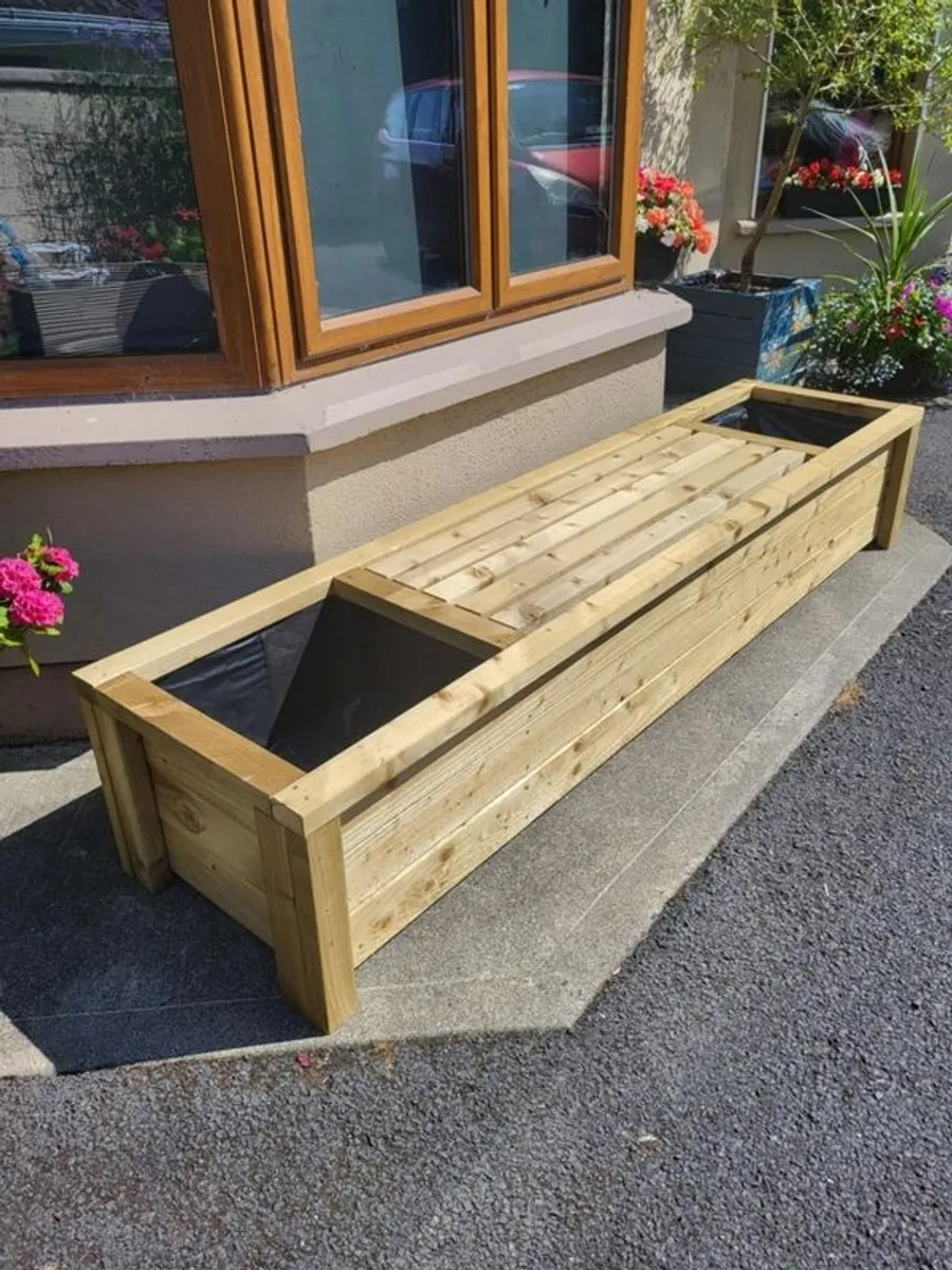8ft bench with planters - Image 1