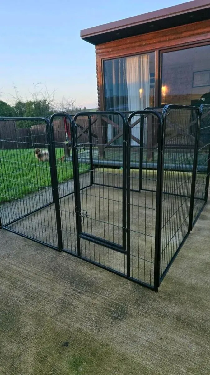 Enclosure 8 panels brand new - Image 1