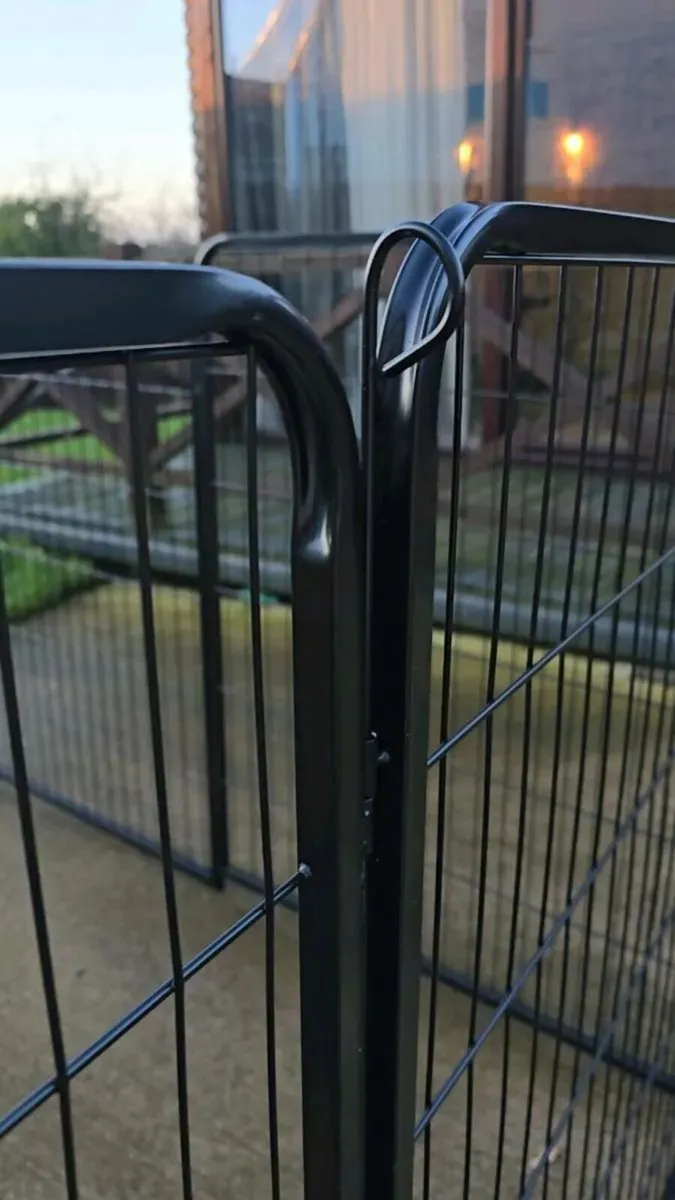 Enclosure 8 panels brand new - Image 3