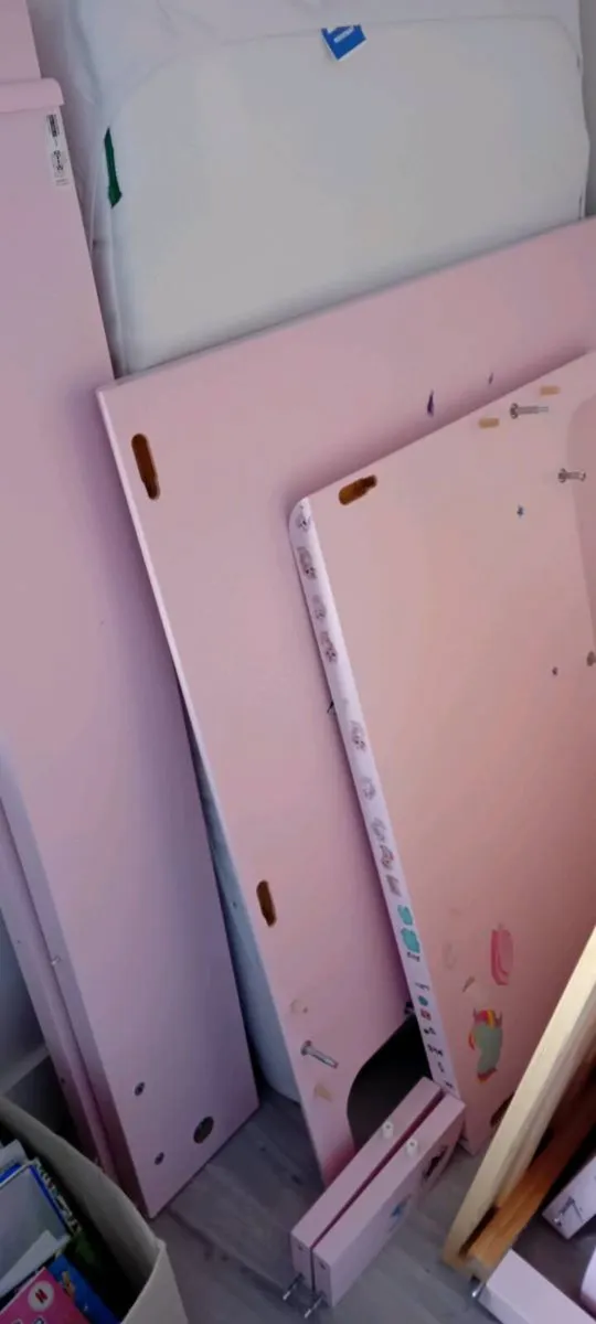 Ikea pink extendable bed - Image 3
