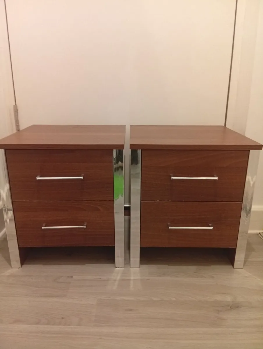 Modern Quality Sturdy pair of bedside Lockers - Image 1