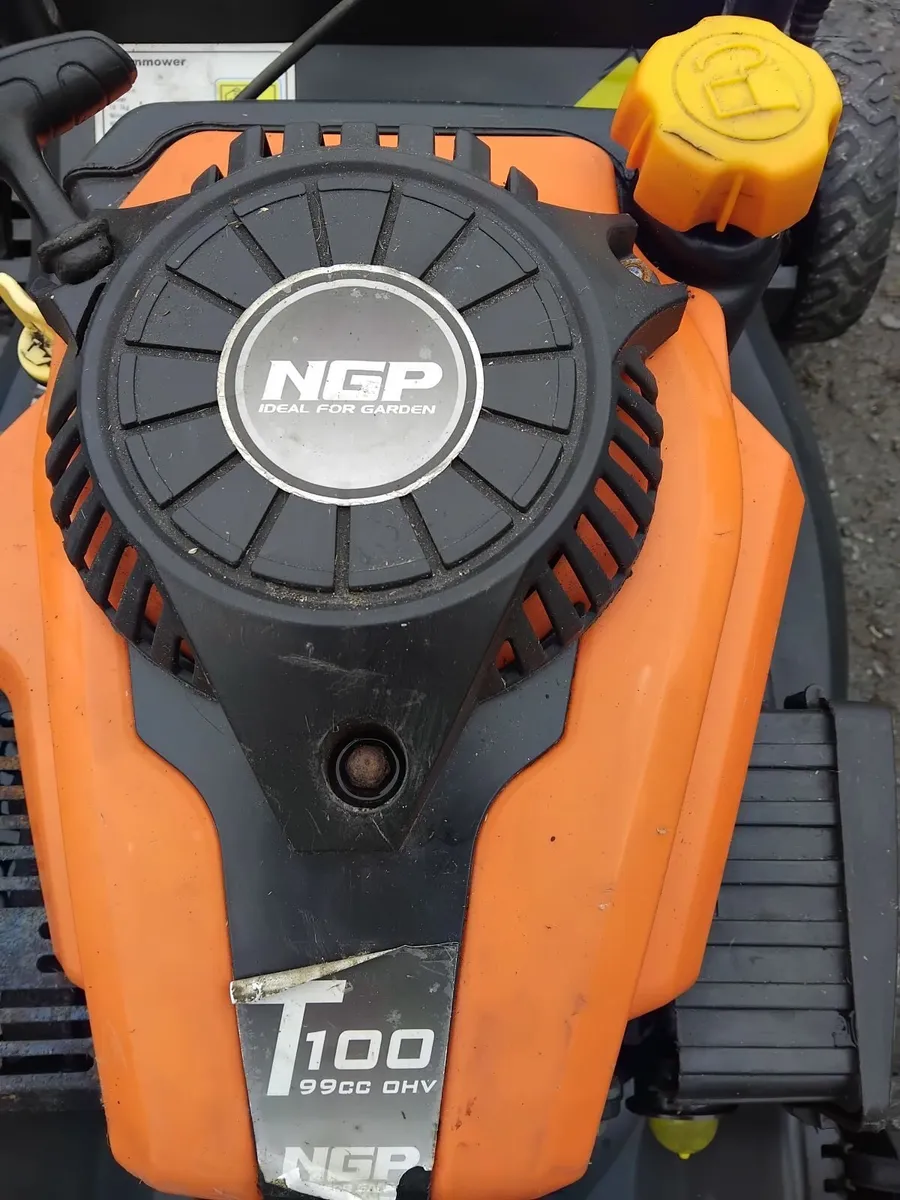 Push lawnmower running perfect priced - Image 2