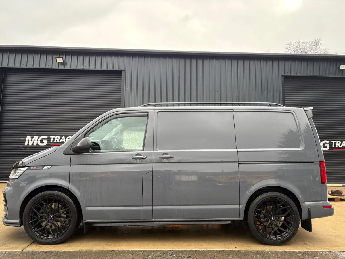 Volkswagen sportline ONLY 4,700 Miles - Image 3