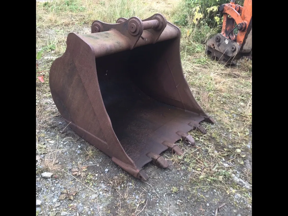 Digger bucket - Image 1