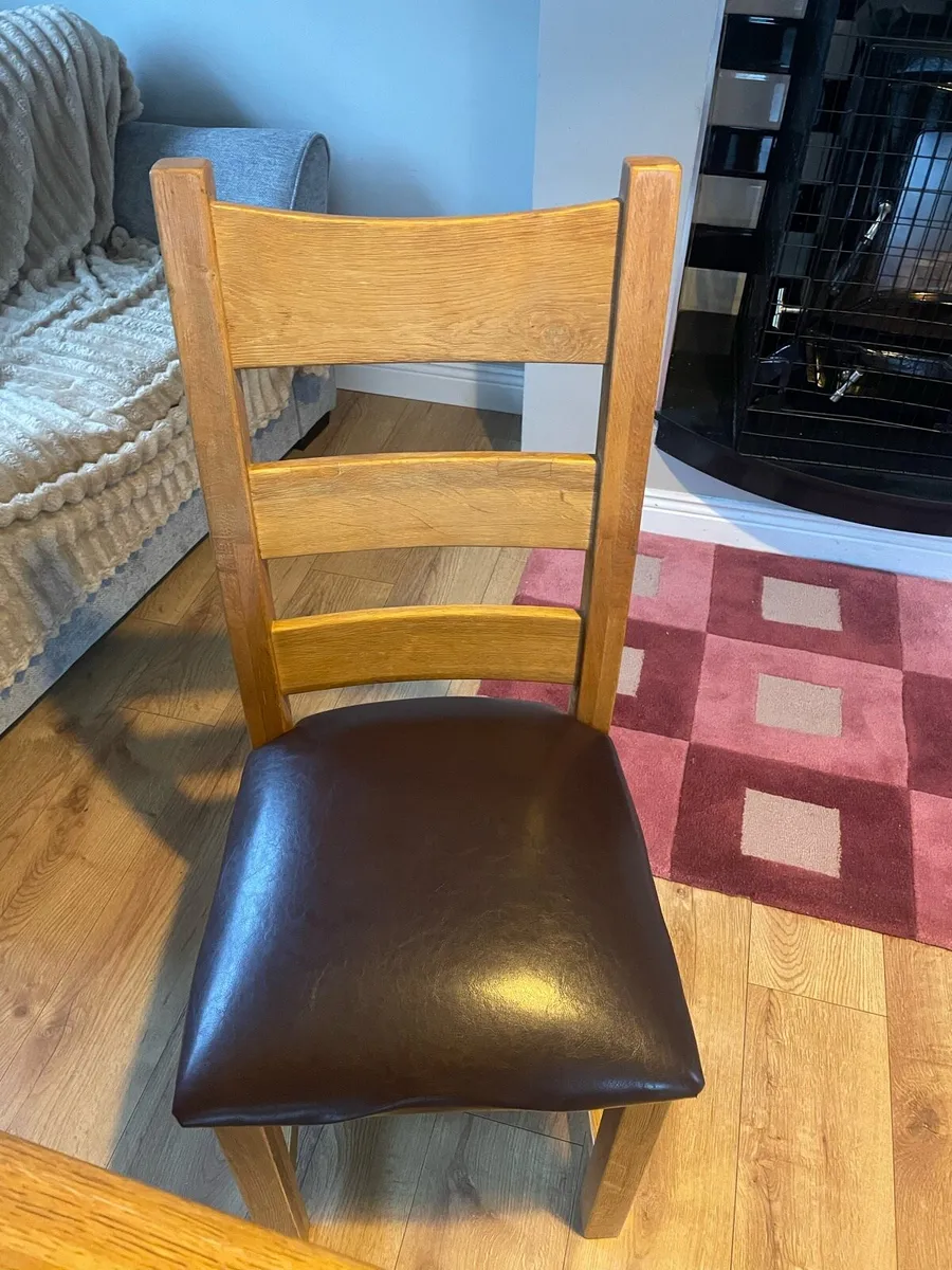 Table and 6 chairs - Image 2