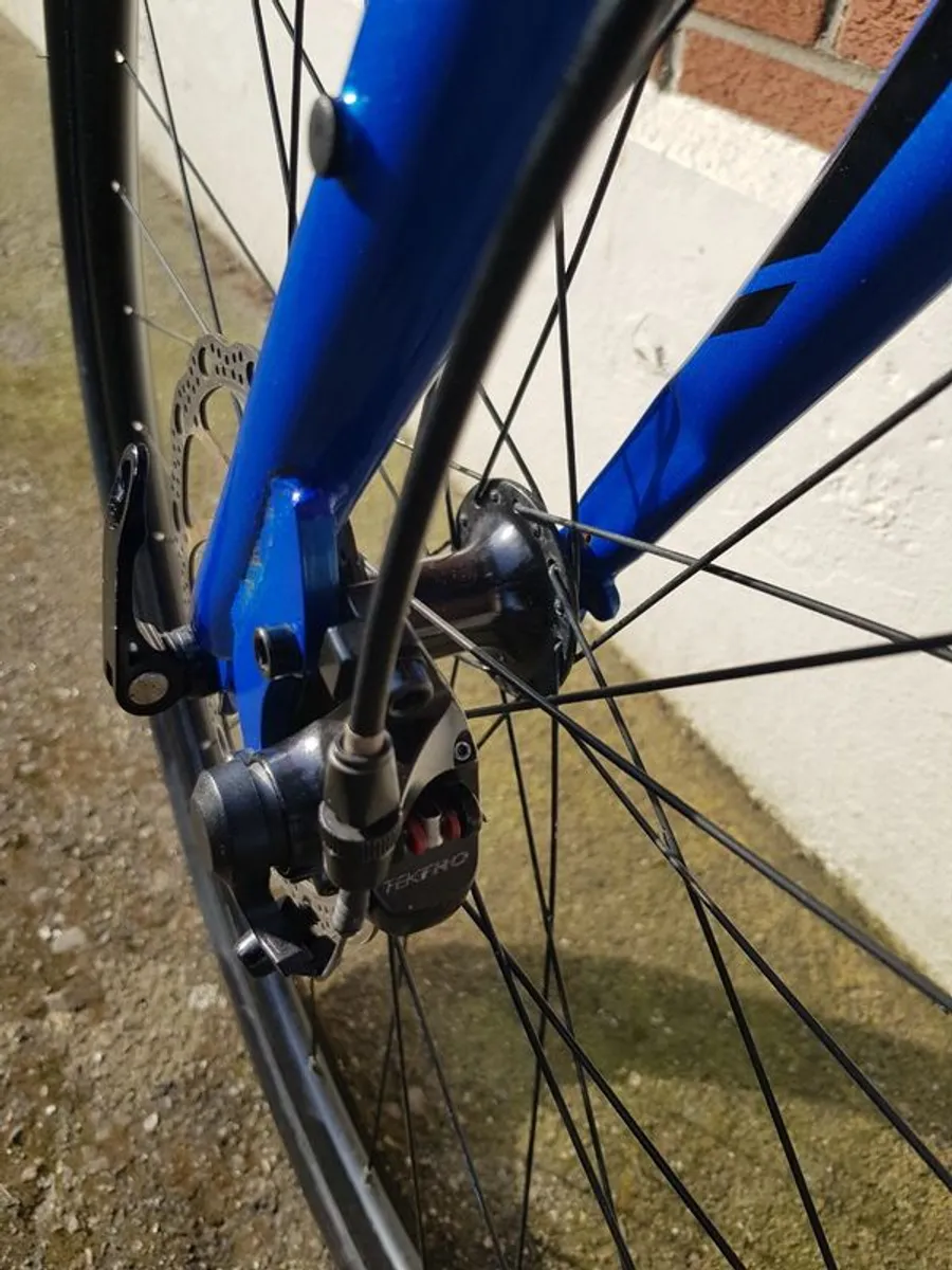 Bike Giant Escape Like New - Image 4