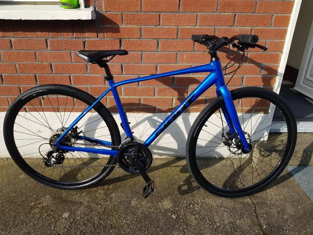 Bike Giant Escape Like New - Image 2